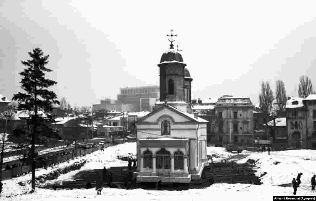 Сегодня на месте, на котором стояла церковь святого Штефана, возвышается здание румынского парламента – оно считается крупнейшим административным зданием в Европе